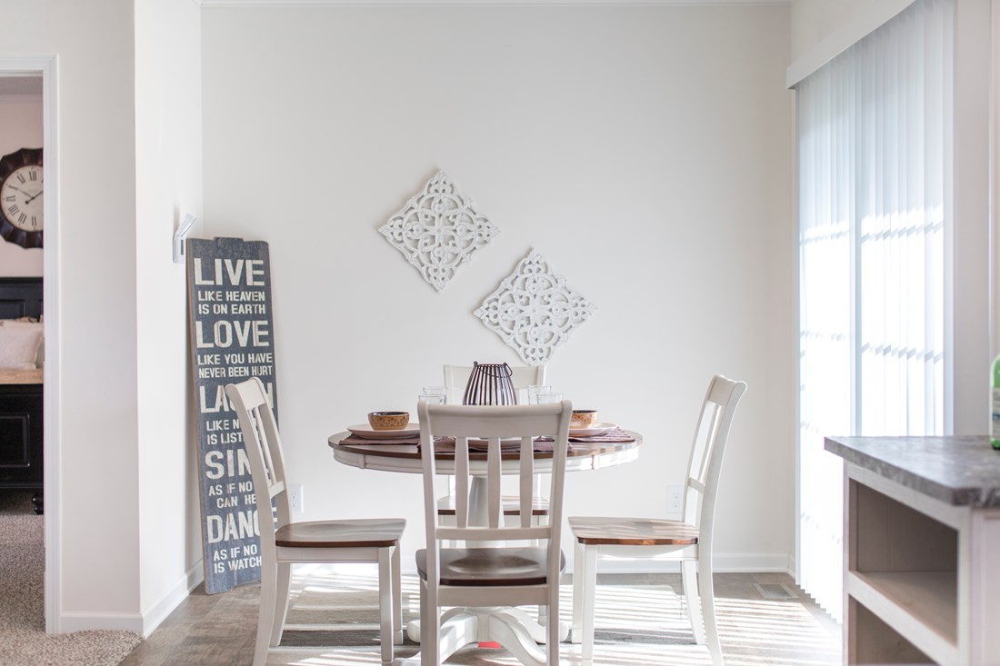 The 3558 JAMESTOWN Dining Area. This Manufactured Mobile Home features 3 bedrooms and 2 baths.