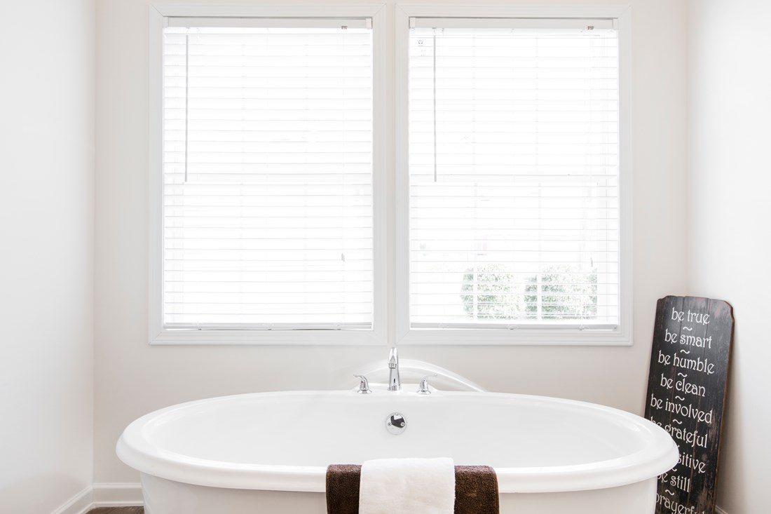 The 3558 JAMESTOWN Primary Bathroom. This Manufactured Mobile Home features 3 bedrooms and 2 baths.