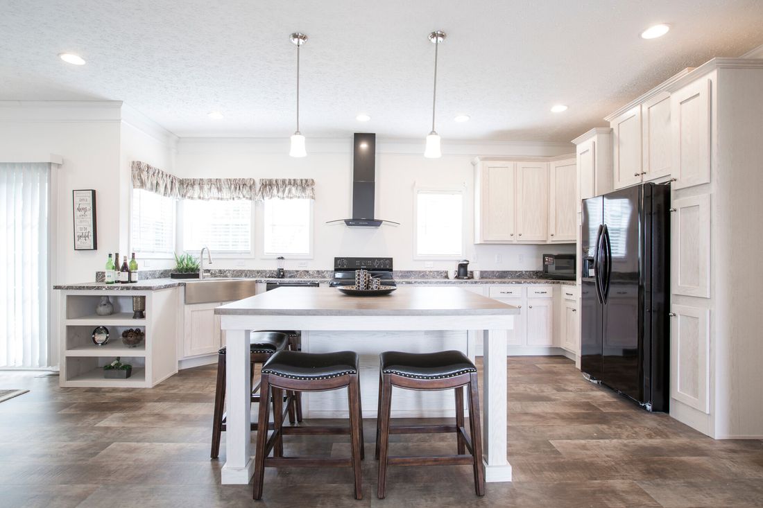 The 1558 JAMESTOWN Kitchen. This Manufactured Mobile Home features 3 bedrooms and 2 baths.