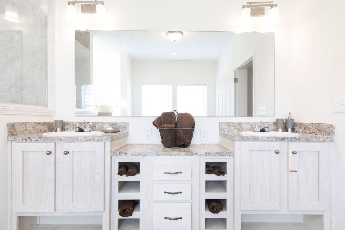 The 1558 JAMESTOWN Primary Bathroom. This Manufactured Mobile Home features 3 bedrooms and 2 baths.